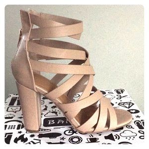 Heels size 7 Never worn